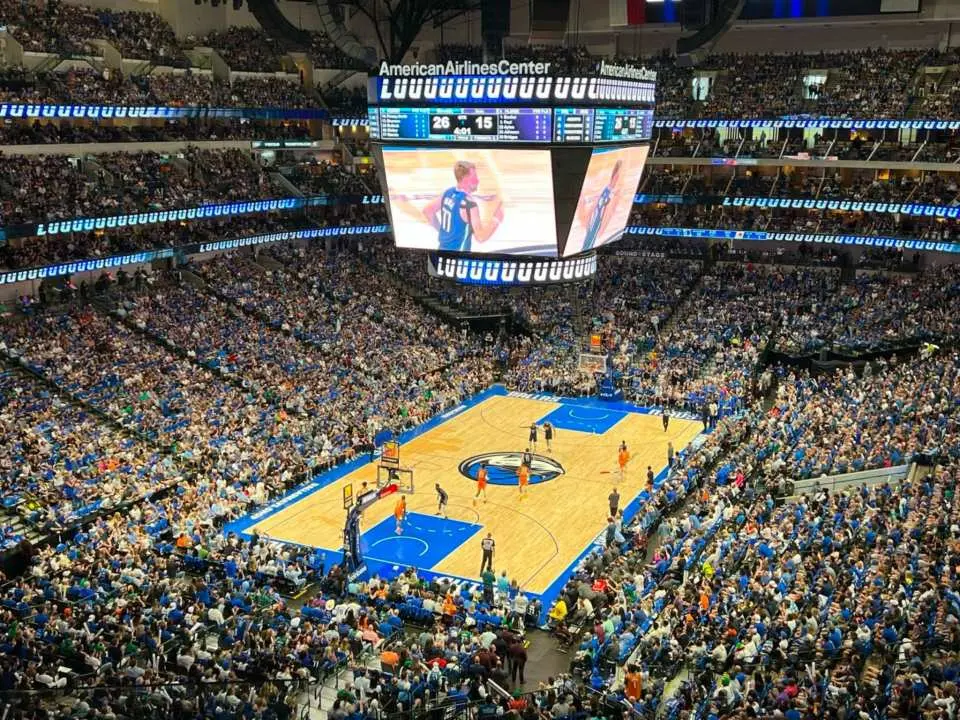 雷火电竞合作的NBA球馆内景